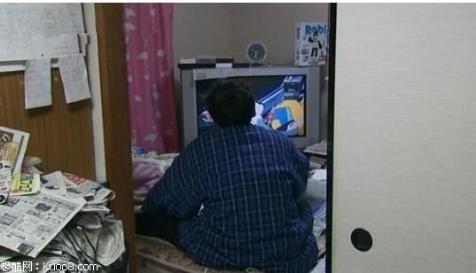 日本神宅男忍者啃老28年  不会用手机电脑